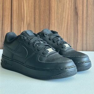 Nike Air Force 1 LE (Big Kid) Black/Black Size 4Y